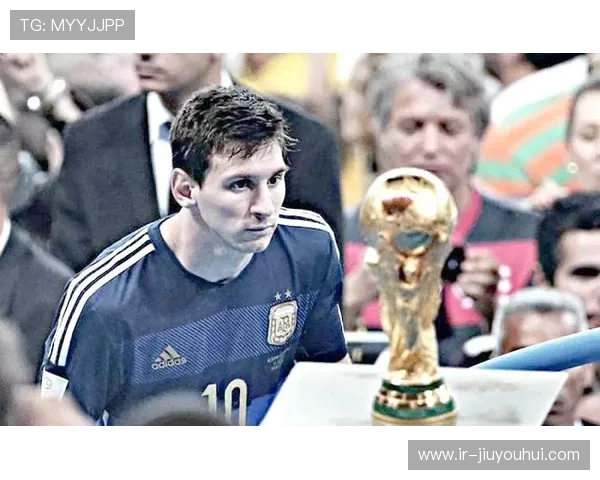 偶遇中国足球球星的那一刻 我与偶像的近距离接触与难忘瞬间 偶遇中国足球球星的那一刻 我与偶像的近距离接触与难忘瞬间